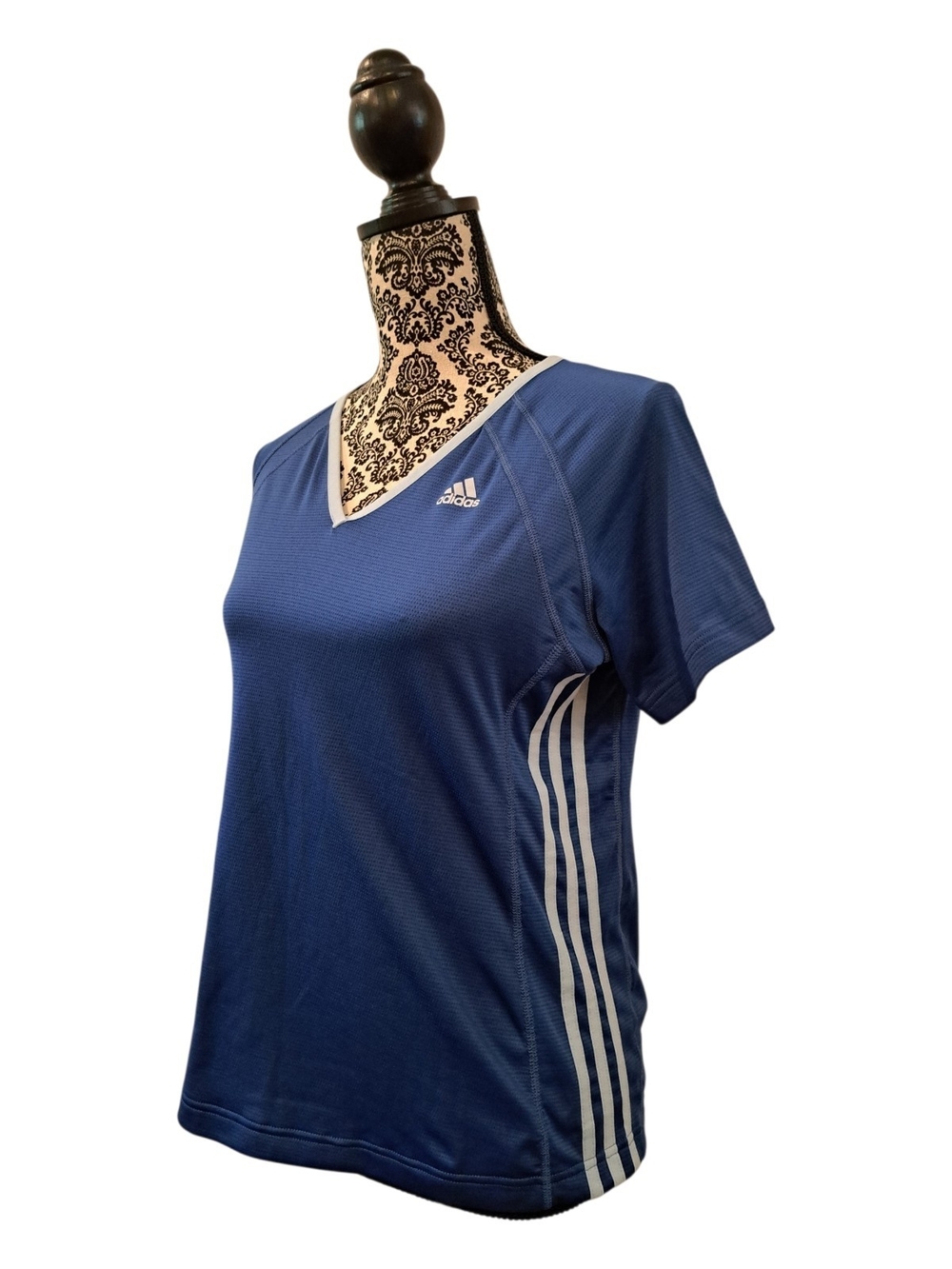 adidas clima 365 Women’s V-Neck Performance Jersey   Tee color Blue Size M